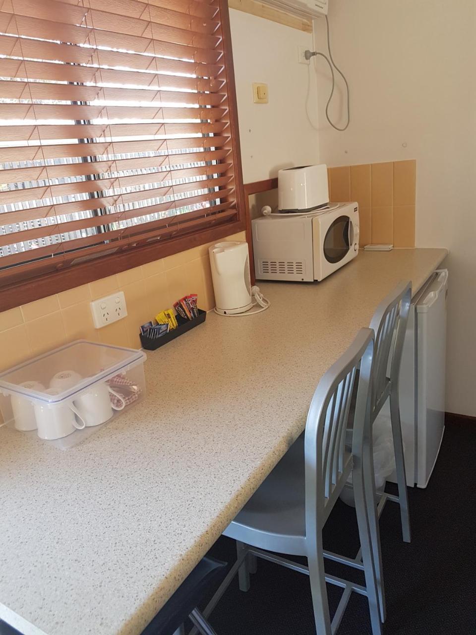 Emerald Tower Motor Inn Ngoại thất bức ảnh