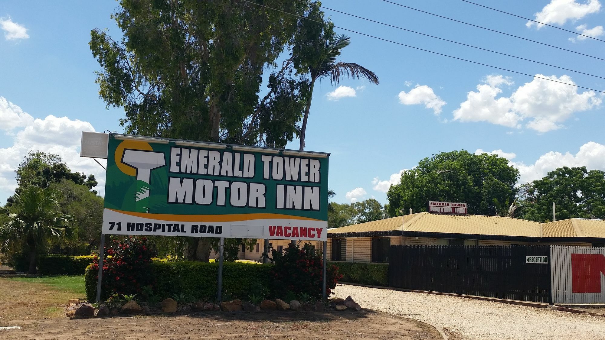 Emerald Tower Motor Inn Ngoại thất bức ảnh